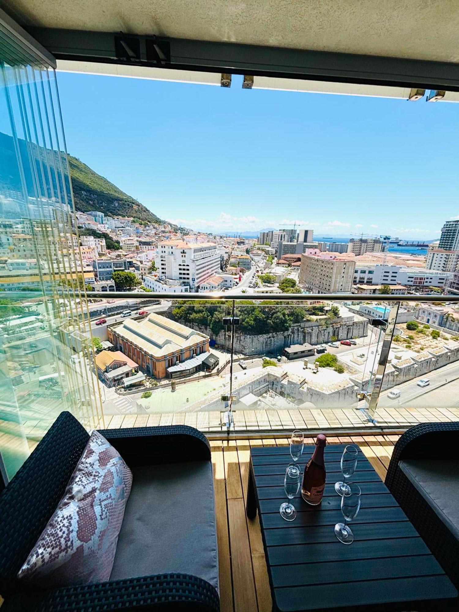 Ocean Village High Floor Luxury Modern Apartment 지브롤터 외부 사진