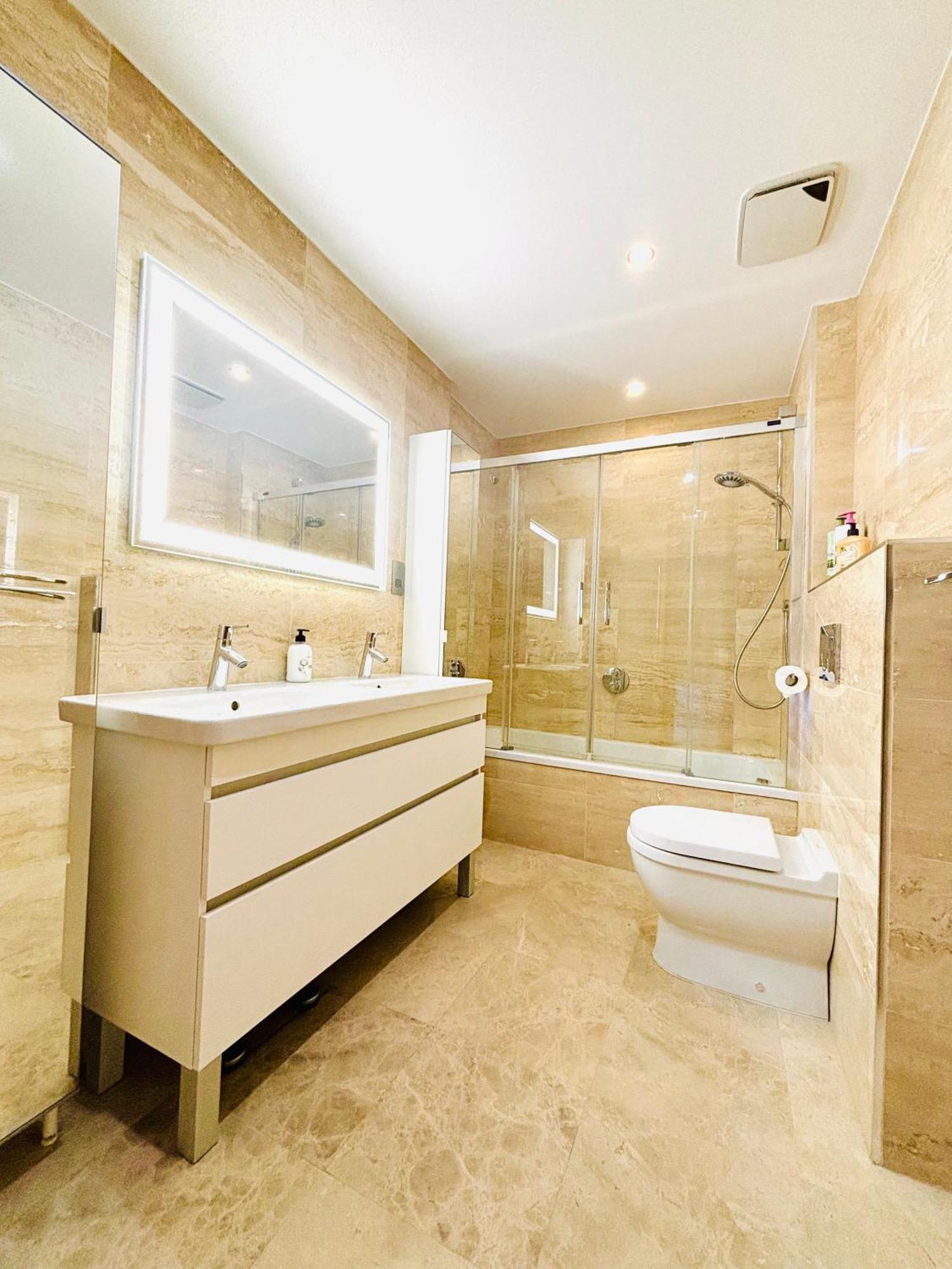 Ocean Village High Floor Luxury Modern Apartment 지브롤터 외부 사진